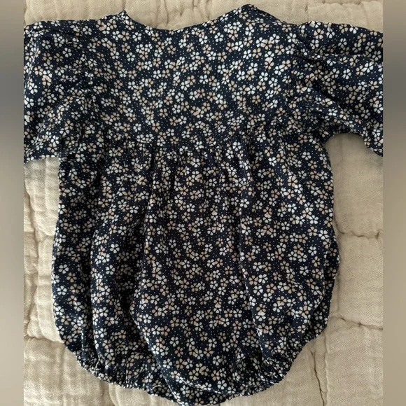 Rylee + Cru Navy and Cream Floral Romper with Headband - Picture 6 of 6